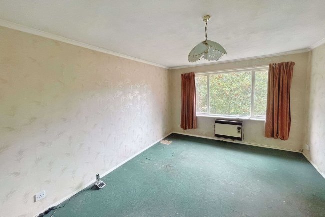 87 Dyke Drive, Orpington, Kent, BR5 4LY 2