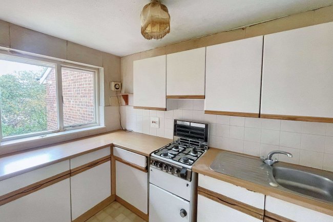 87 Dyke Drive, Orpington, Kent, BR5 4LY 2