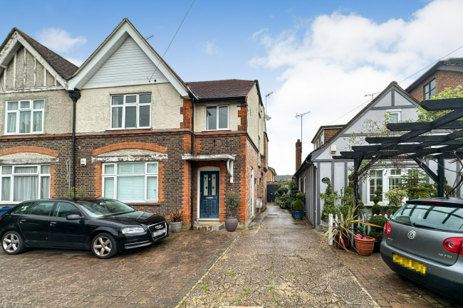 16a Southfield Park, Harrow, Middlesex, HA2 6HE 10