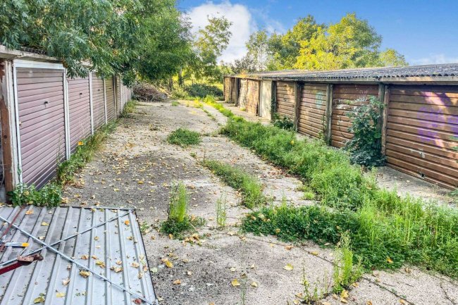Garages at Springhill Road, Grendon Underwood, HP18 0TF 4