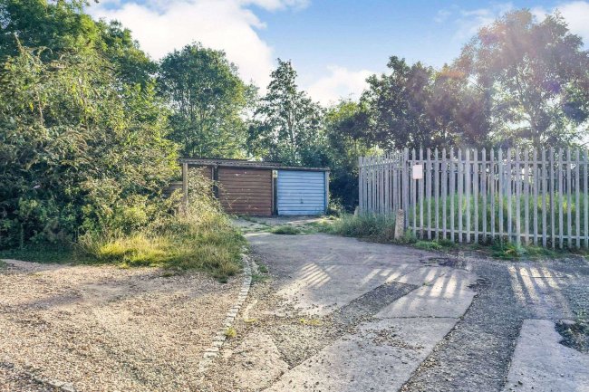 Garages at Springhill Road, Grendon Underwood, HP18 0TF 4