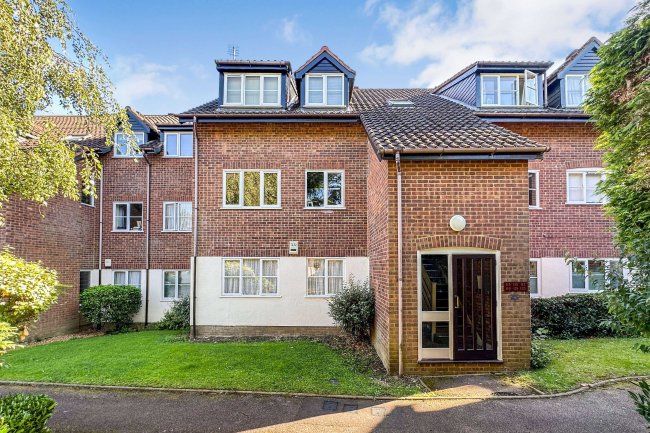 119 Galdana Avenue, Barnet, Hertfordshire, EN5 5LJ 3