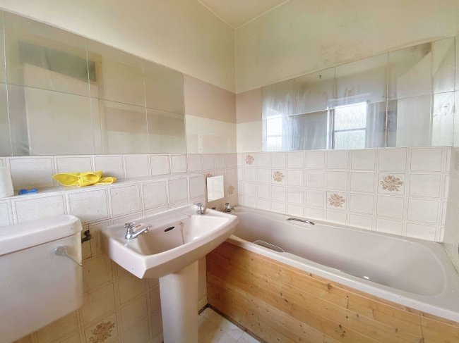 119 Galdana Avenue, Barnet, Hertfordshire, EN5 5LJ 3