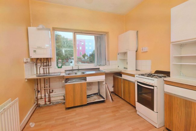 Flat B, 36 Argyle Road, Bristol, BS2 8UY 9