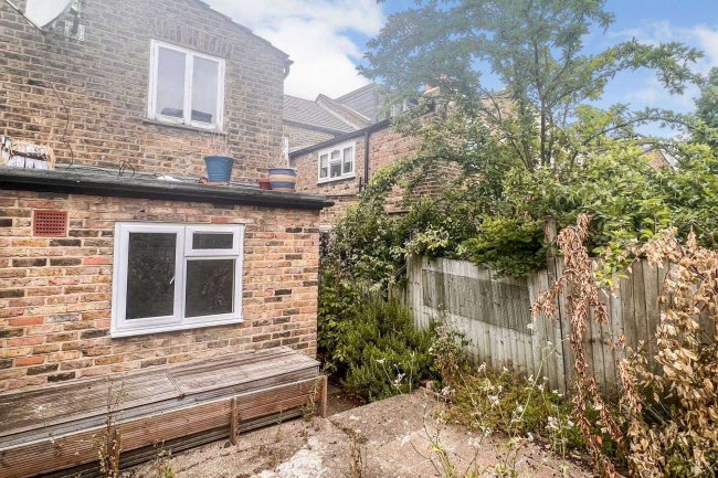 4a Howden Street, Peckham, SE15 4LB 8