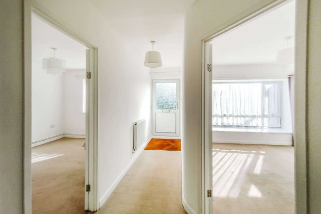 Flat 11 Alston Court, St Albans Road, Barnet, Hertfordshire, EN5 4LJ 4