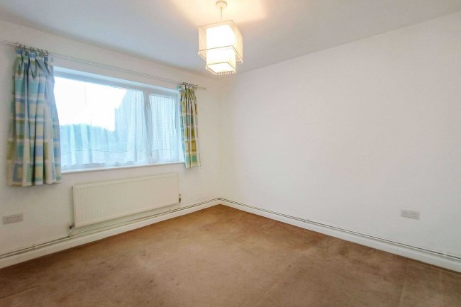 Flat 11 Alston Court, St Albans Road, Barnet, Hertfordshire, EN5 4LJ 4