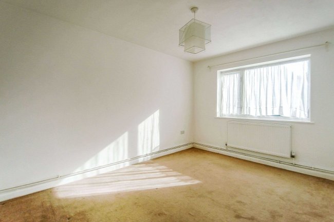 Flat 11 Alston Court, St Albans Road, Barnet, Hertfordshire, EN5 4LJ 4