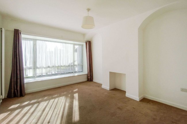 Flat 11 Alston Court, St Albans Road, Barnet, Hertfordshire, EN5 4LJ 4