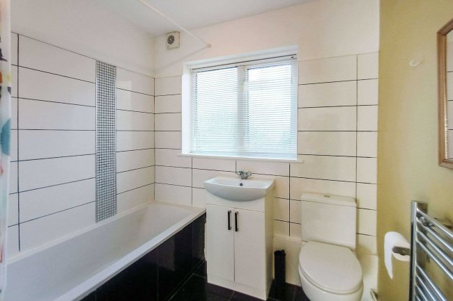 Flat 11 Alston Court, St Albans Road, Barnet, Hertfordshire, EN5 4LJ 4