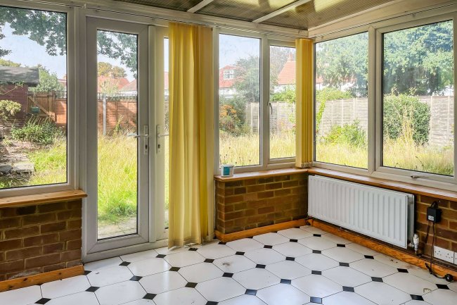 37 Bond Gardens, Wallington, SM6 7LW 2