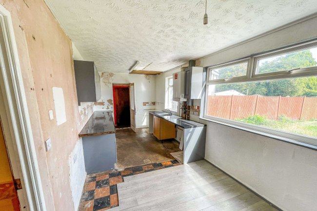 23 Caincross Road, Nottingham, NG8 4AE 6