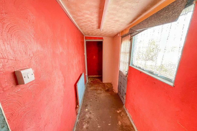 23 Caincross Road, Nottingham, NG8 4AE 6