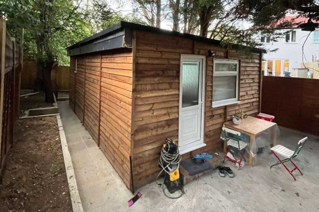 87A Hood Avenue, Southgate, London, N14 4QJ 10