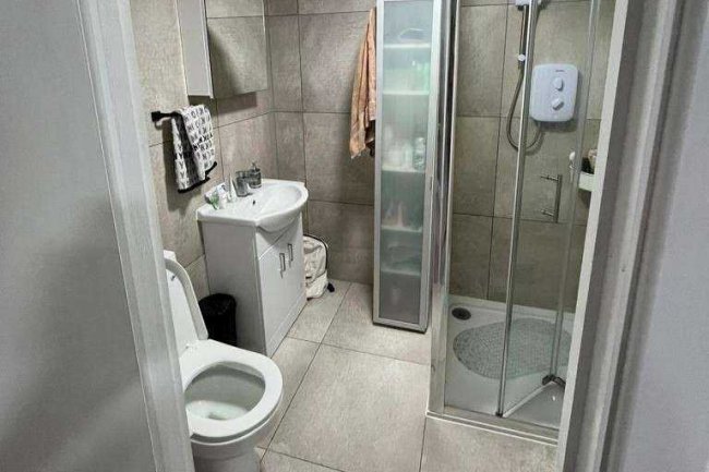 87A Hood Avenue, Southgate, London, N14 4QJ 10