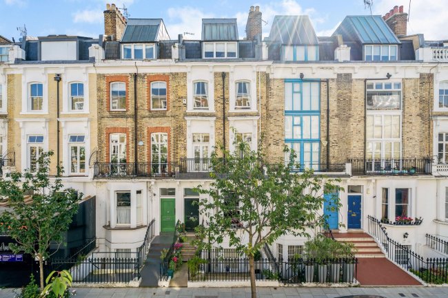 46 Redcliffe Road, Chelsea, London, SW10 9NJ 2