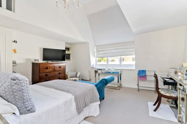 46 Redcliffe Road, Chelsea, London, SW10 9NJ 2