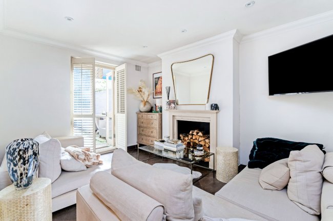 46 Redcliffe Road, Chelsea, London, SW10 9NJ 2