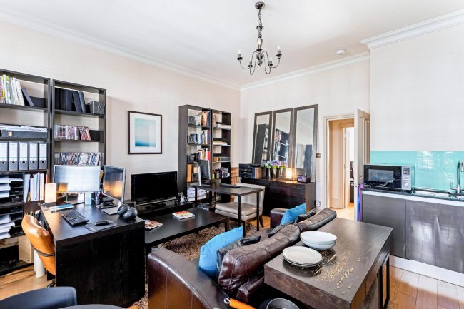 46 Redcliffe Road, Chelsea, London, SW10 9NJ 2