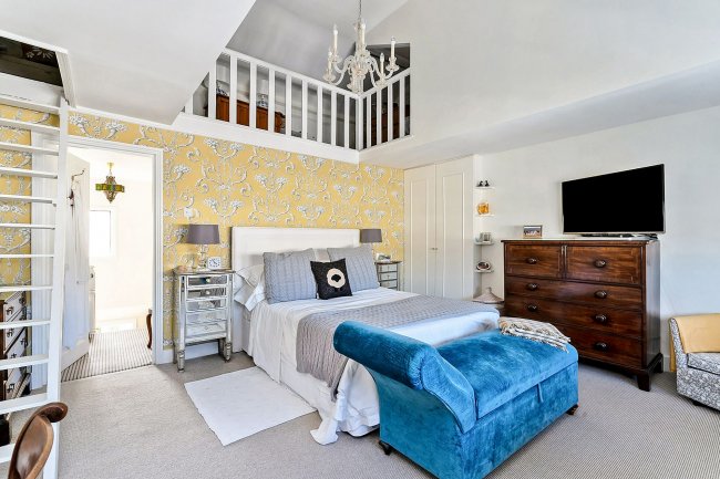 46 Redcliffe Road, Chelsea, London, SW10 9NJ 2