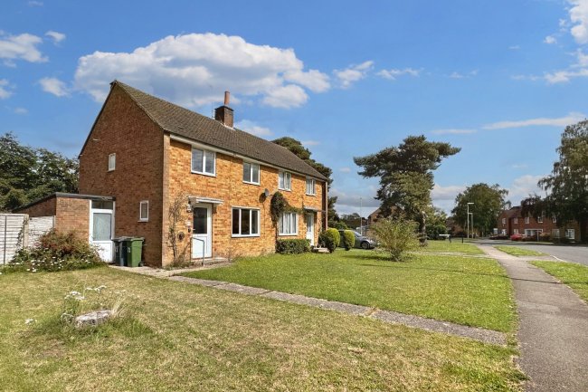 73 Huntsmoor Road, Tadley, Hampshire, RG26 4BU 10