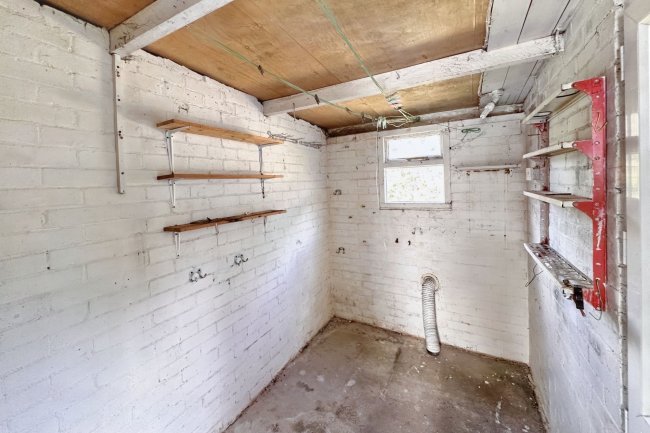 73 Huntsmoor Road, Tadley, Hampshire, RG26 4BU 10