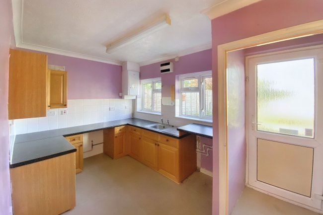 41 Orchardville, Burnham, Slough, SL1 7BD 9