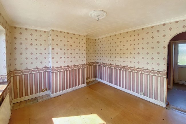 41 Orchardville, Burnham, Slough, SL1 7BD 9