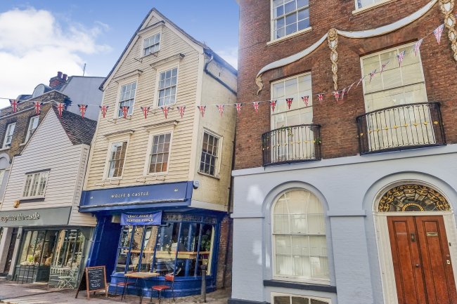 44 High Street, Rochester, ME1 1LD 1