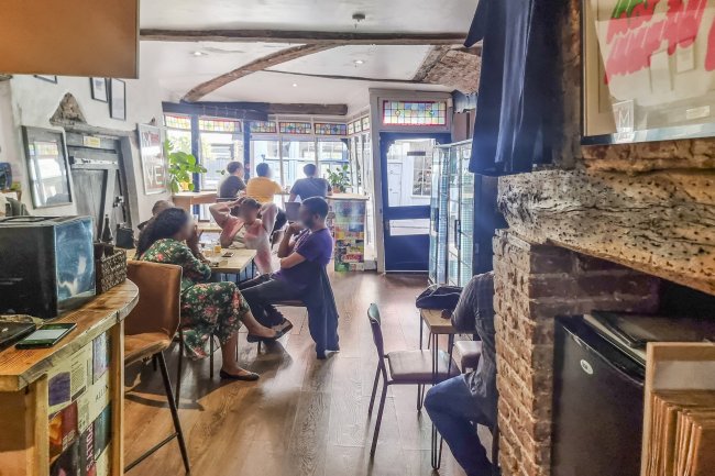 44 High Street, Rochester, ME1 1LD 1