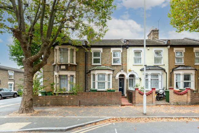 First Floor Flat, 78 New City Road, Plaistow, London, E13 9LL 1