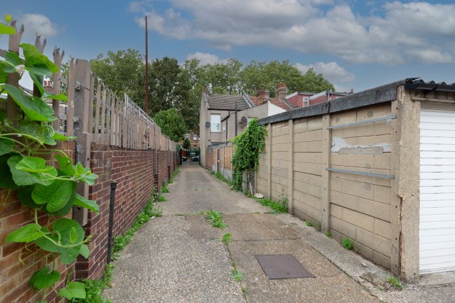 Land and buildings on the south side of Bull Road, Stratford, London, E15 3HQ 4