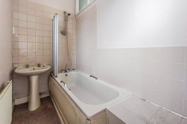 Second Floor Flat and Roof Void, 278 Archway Road, Highgate N6 5AU 9