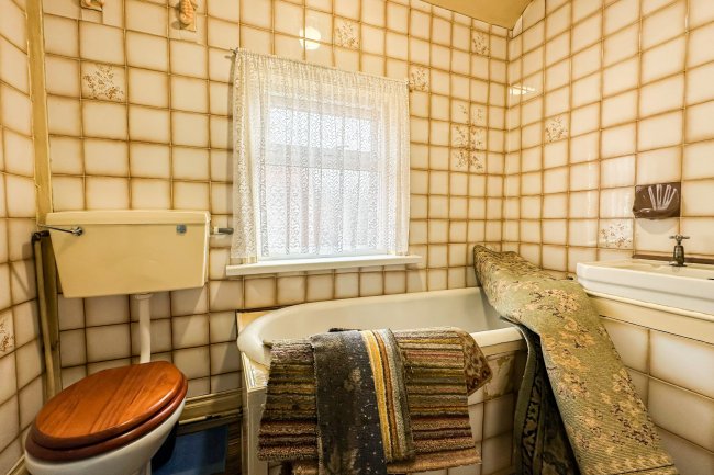 18 Brownlow Road, South Shields, Tyne and Wear, NE34 0QS 3