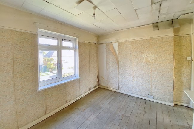 39 Burnell Avenue, Welling, Kent, DA16 3HW 2