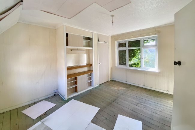 39 Burnell Avenue, Welling, Kent, DA16 3HW 2