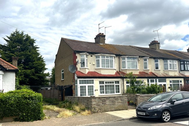 80 Russell Road, Enfield, EN1 4TP 8