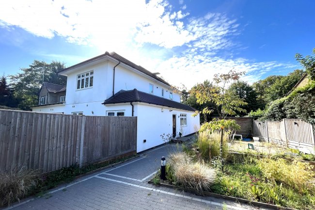 120 Foxley Lane, Purley, CR8 3NB 9