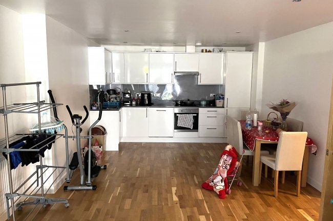 120 Foxley Lane, Purley, CR8 3NB 9