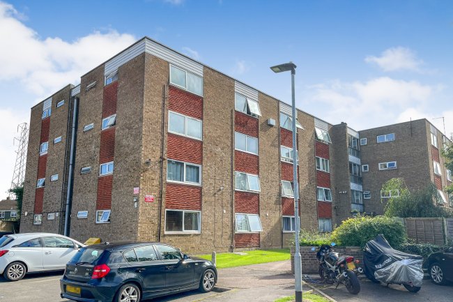 9 Aelfric Court, Dearne Walk, Bedford, Bedfordshire, MK41 7AT 3