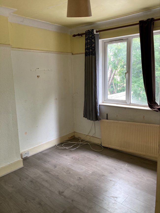 70B Brentmead Place, London, NW11 9LJ 7