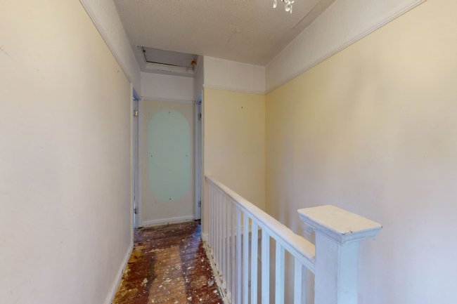 2 Buckingham Avenue, Croydon, CR7 8AS 4