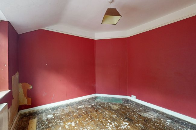 2 Buckingham Avenue, Croydon, CR7 8AS 4