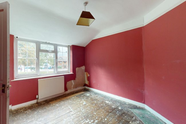 2 Buckingham Avenue, Croydon, CR7 8AS 4