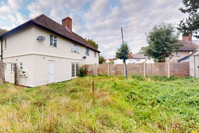 2 Buckingham Avenue, Croydon, CR7 8AS 4