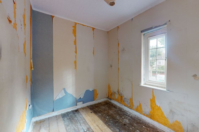 2 Buckingham Avenue, Croydon, CR7 8AS 4