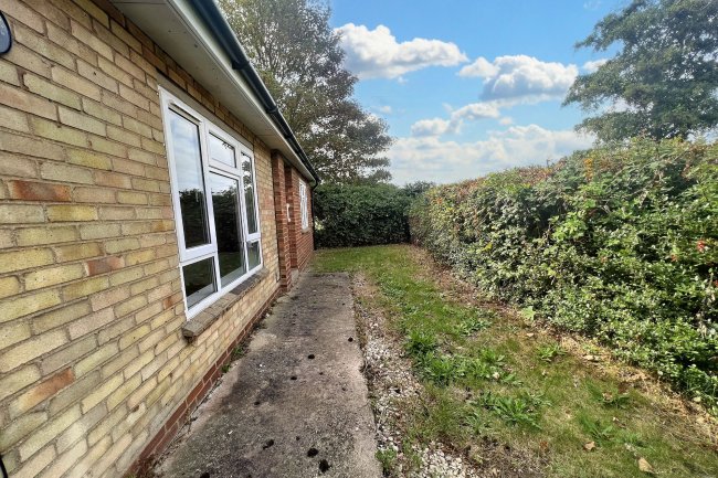 7 Daintree Way, Hemingford Grey, Huntingdon, Cambridgeshire, PE28 9DZ 10