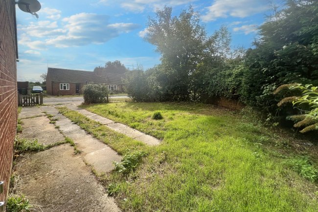 16 Daintree Way, Hemingford Grey, Huntingdon, Cambridgeshire, PE28 9DZ 9