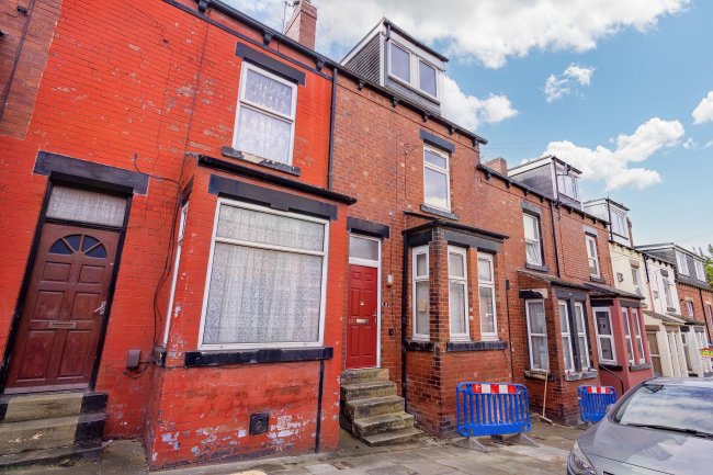 12A & 12B Conway Drive, Leeds, LS8 5JG 6