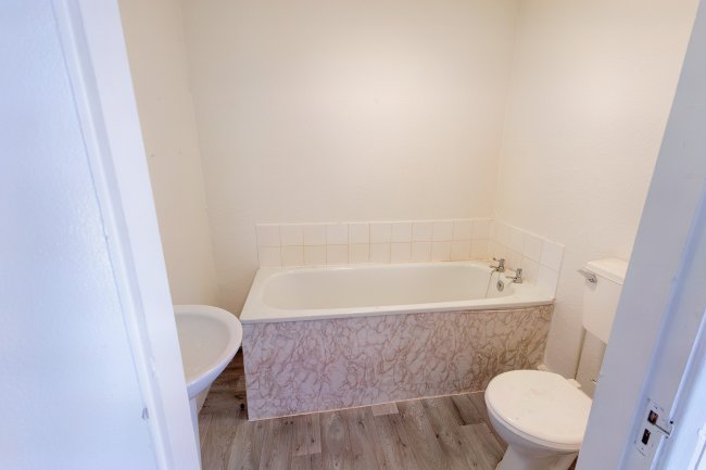 12A & 12B Conway Drive, Leeds, LS8 5JG 6